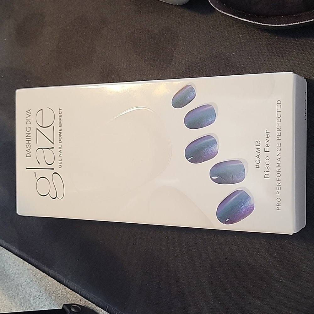 Lot of 8 semi-cured gel nail strips w/curing lamp. Ohora (7) & Dashing Diva (1)